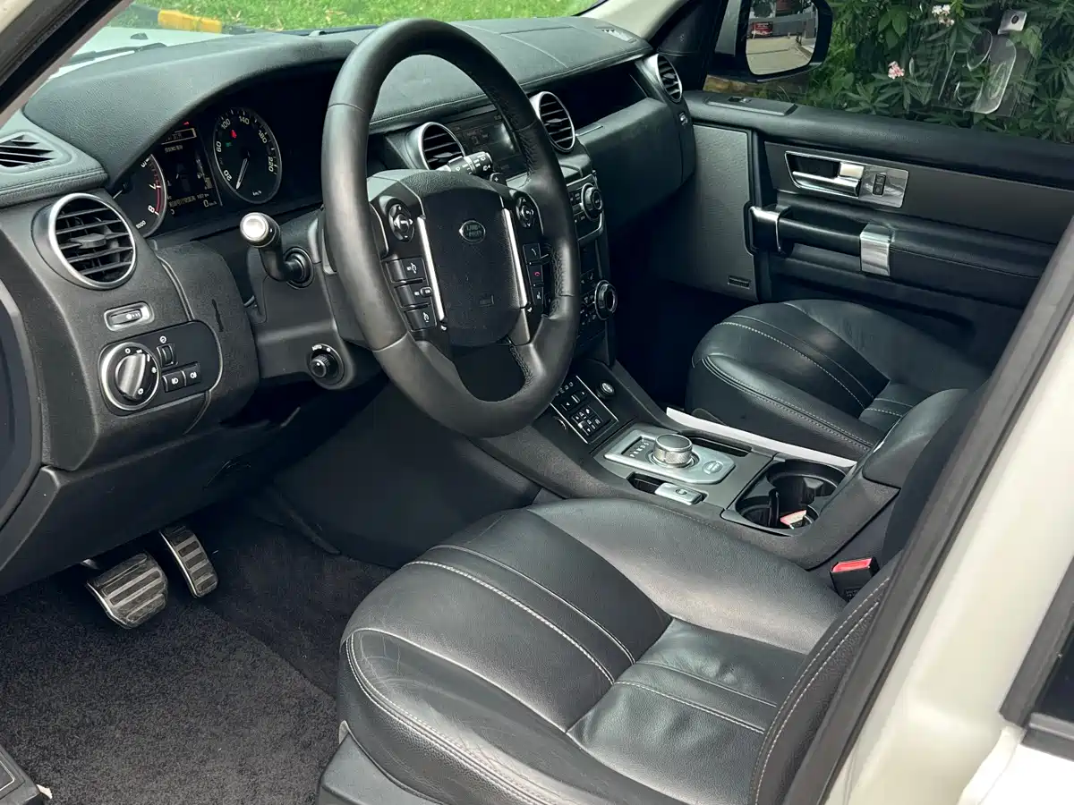 Land Rover Discovery 2016 3.0 SC V6 HSE фото 12
