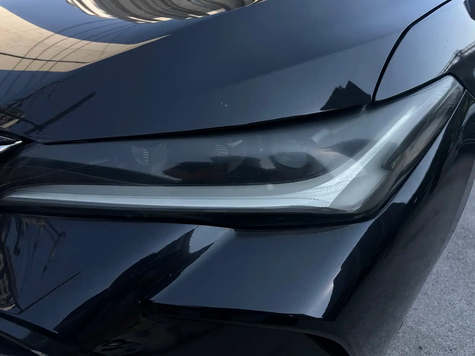 Photo 12 - Toyota Avalon