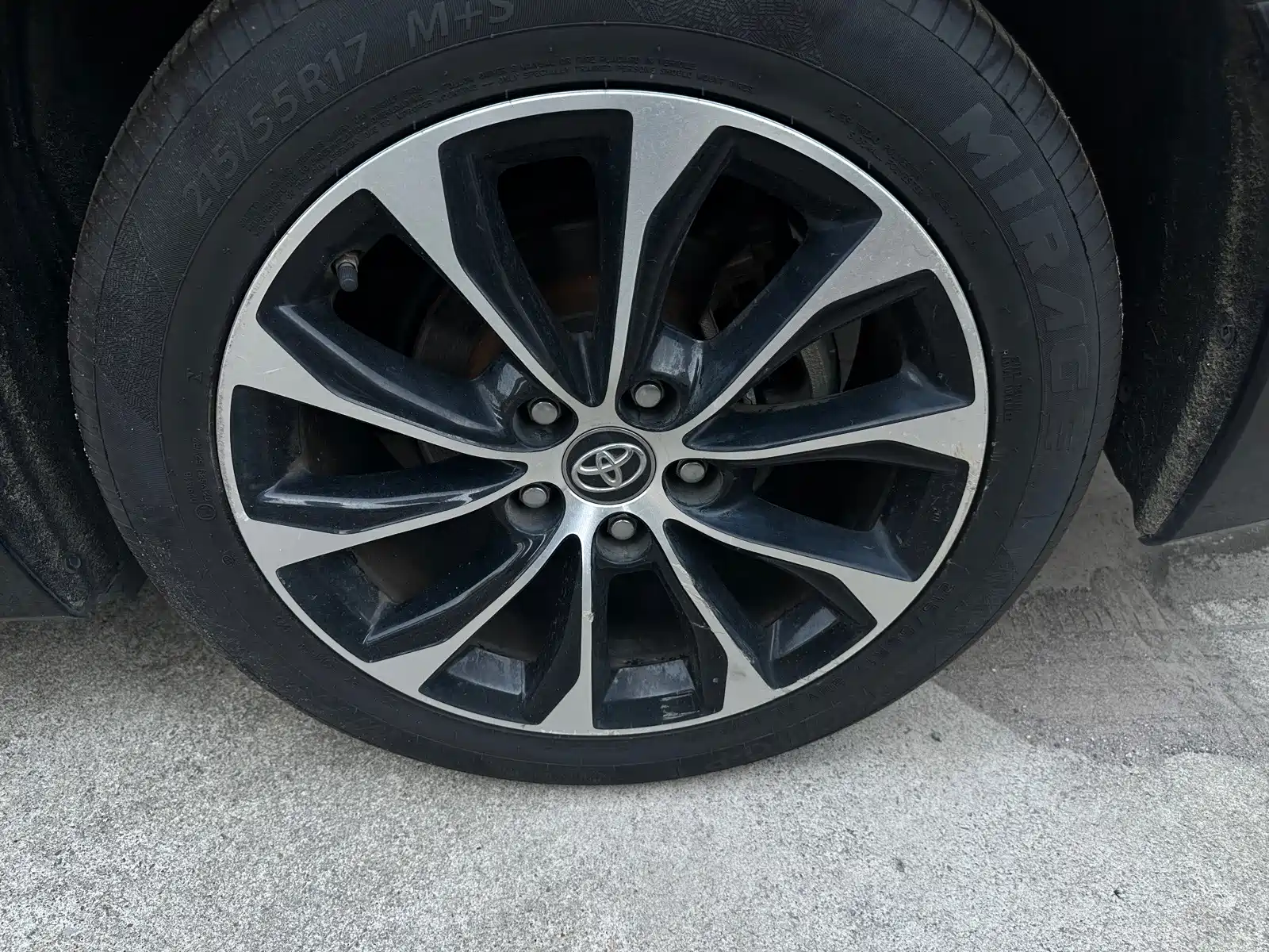 Photo 17 - Toyota Avalon