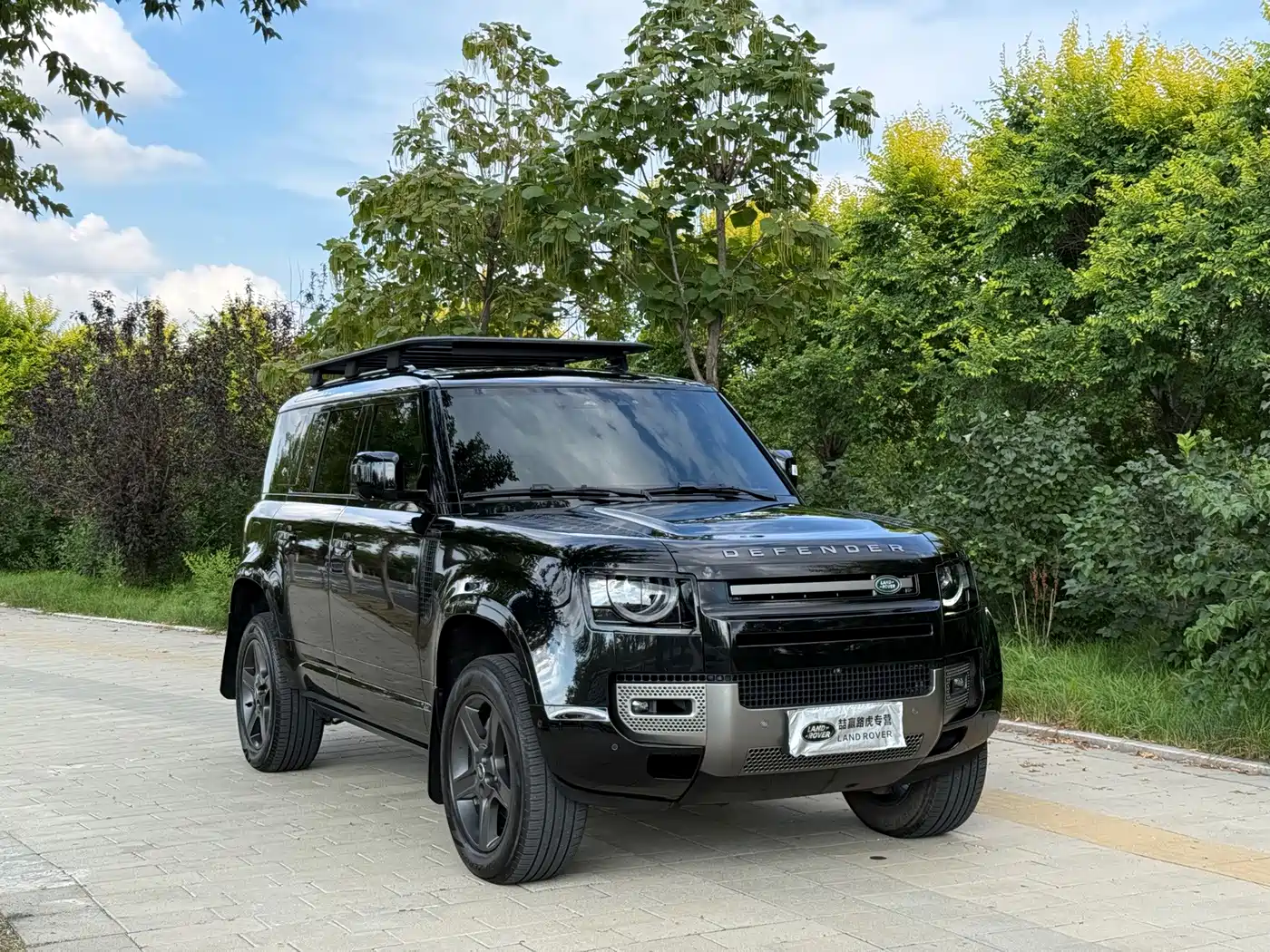 Фото 8 - Land Rover Defender