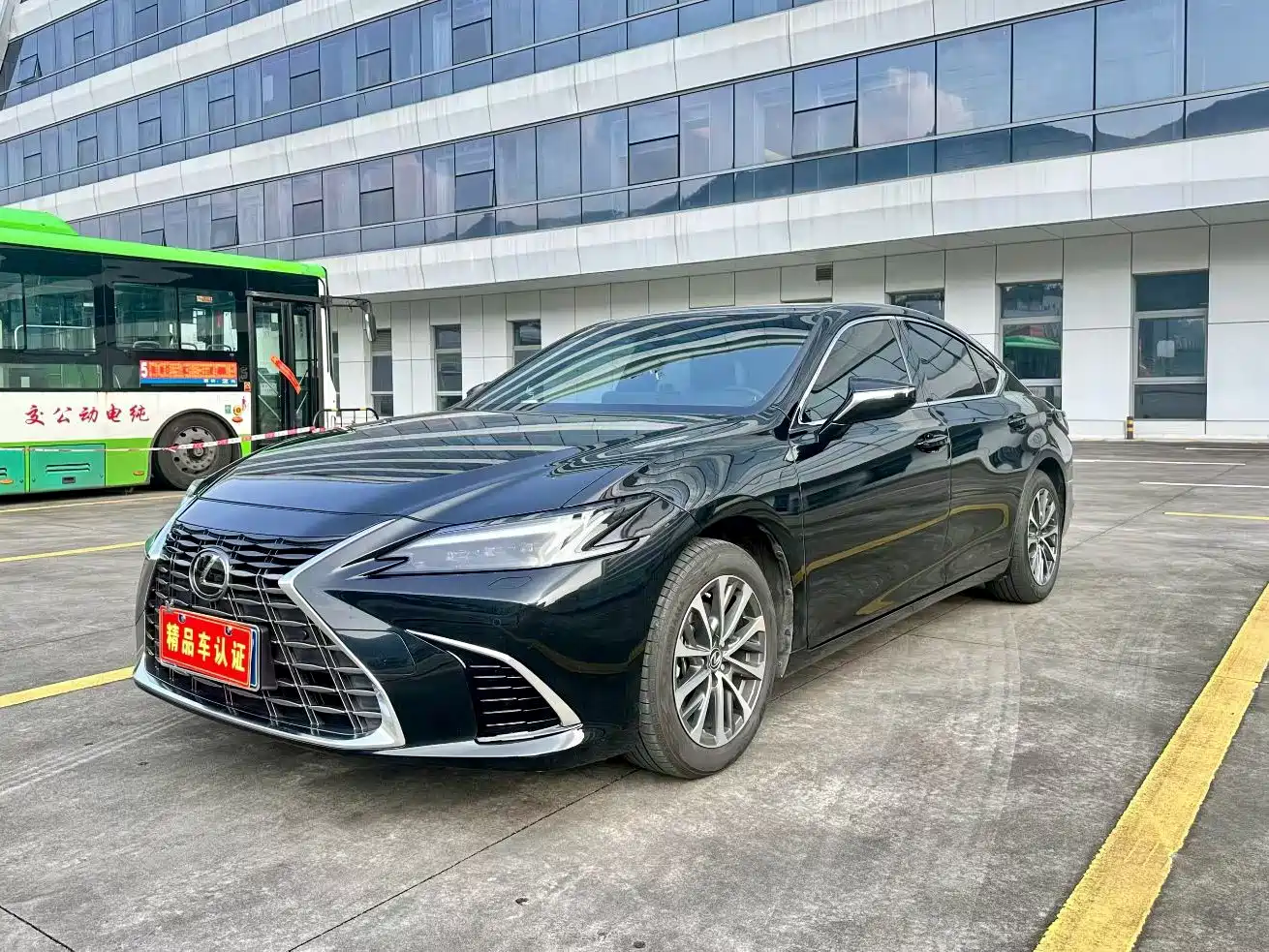 Lexus ES 2025 2025 200 Ultimate Edition