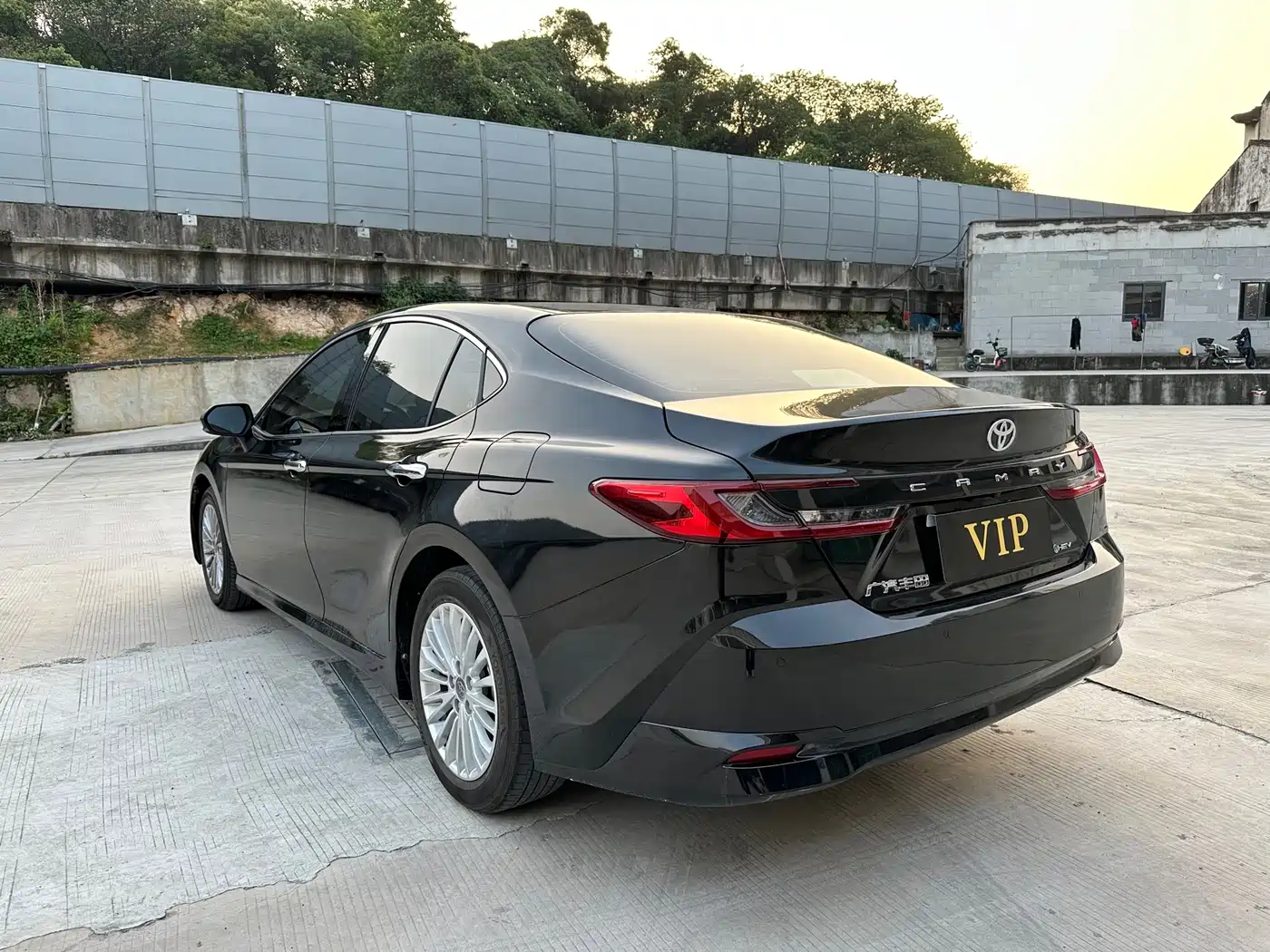TOYOTA CAMRY