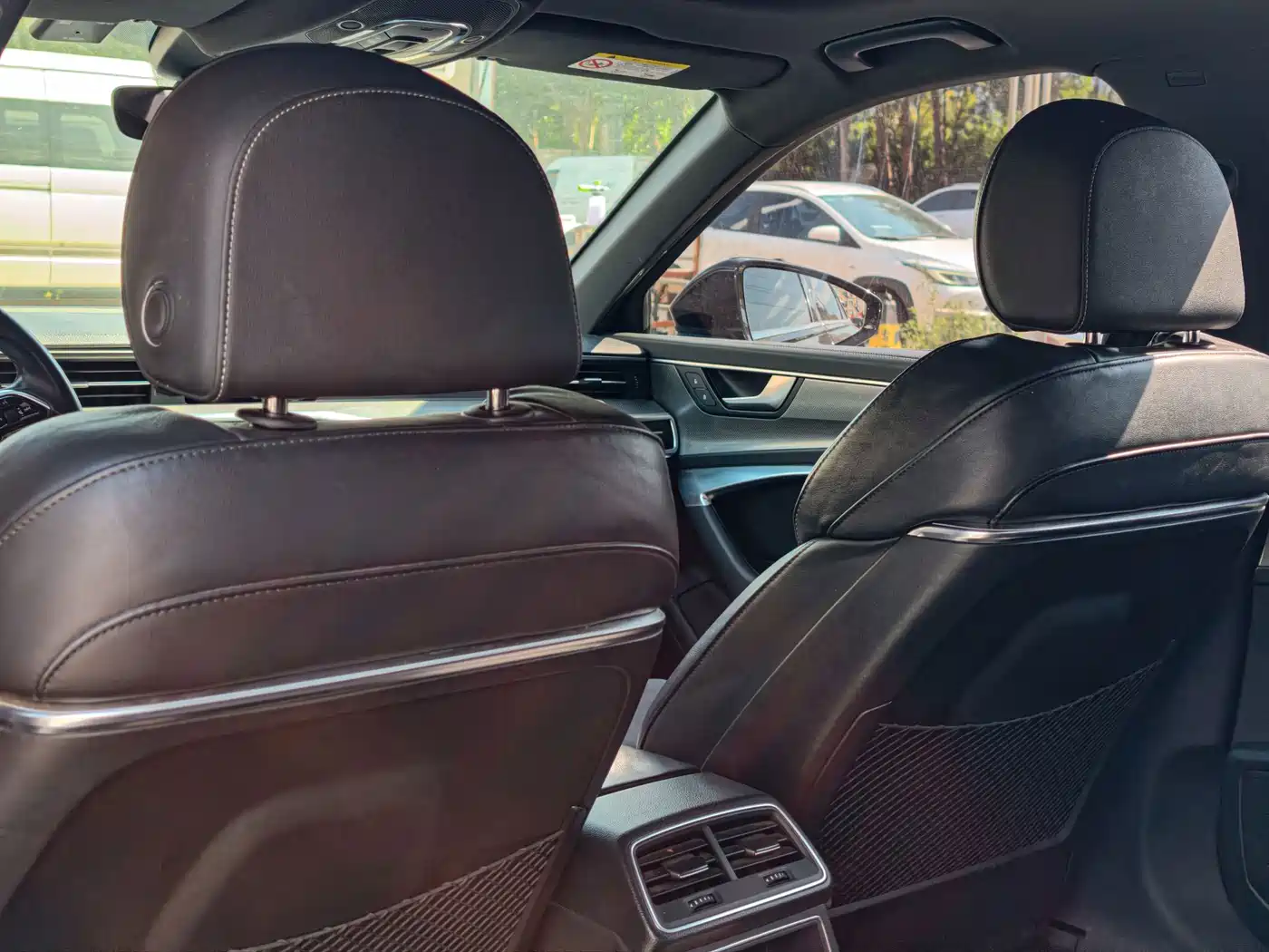 Фото 9 - Audi A6L