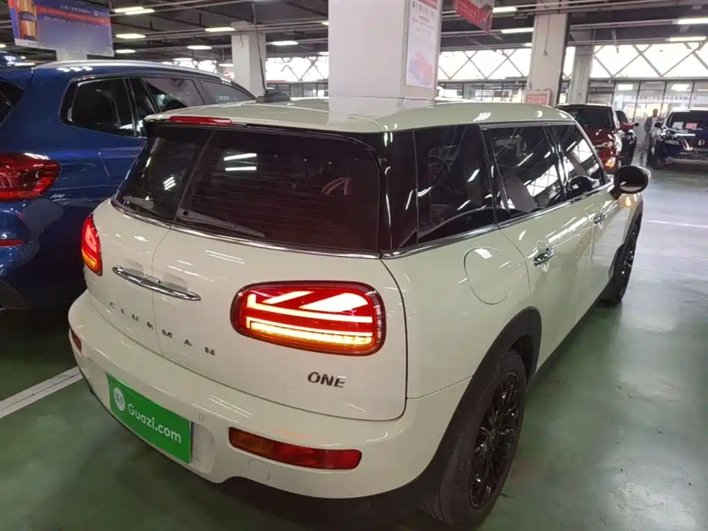 MINI CLUBMAN