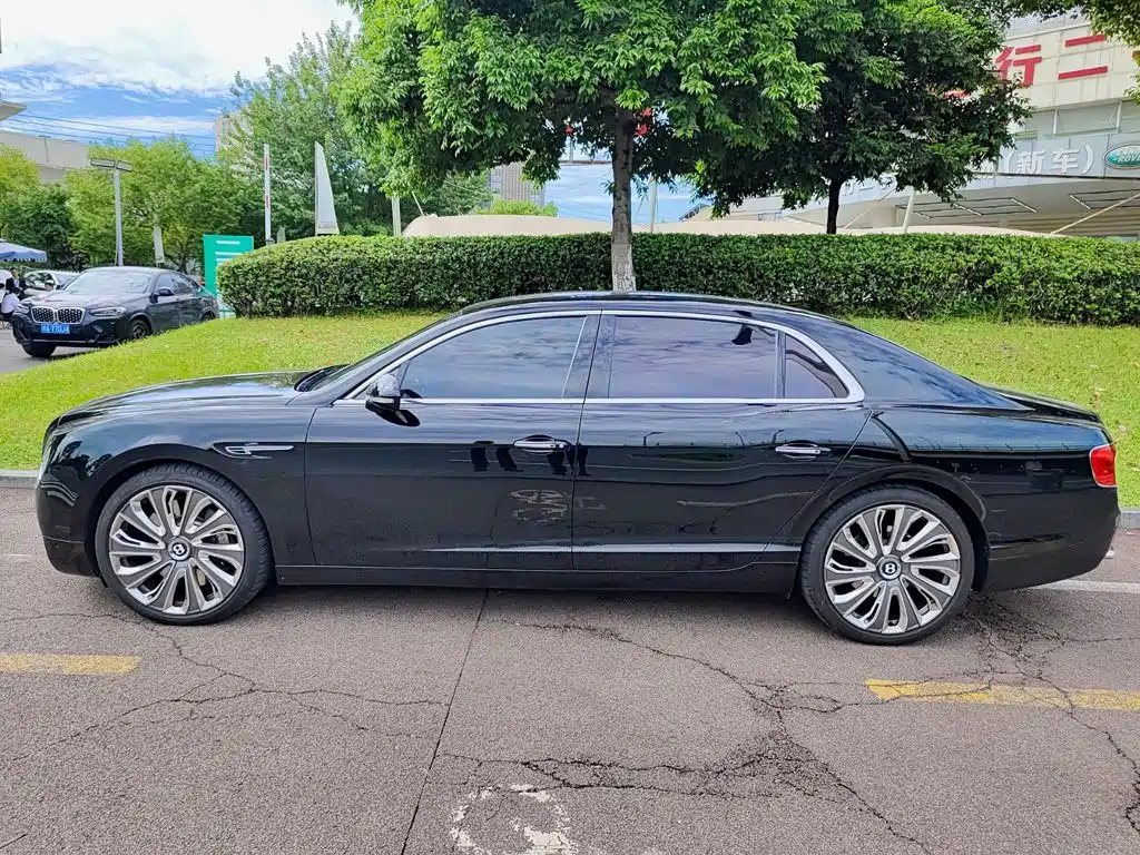 صورة 3 - Bentley Flying Spur