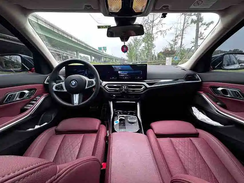 BMW i3 2024 eDrive 40 L Shadow Night Package фото 5