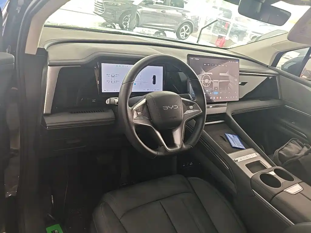 BYD M9 2025 2025 Model 1060 Pilot Edition