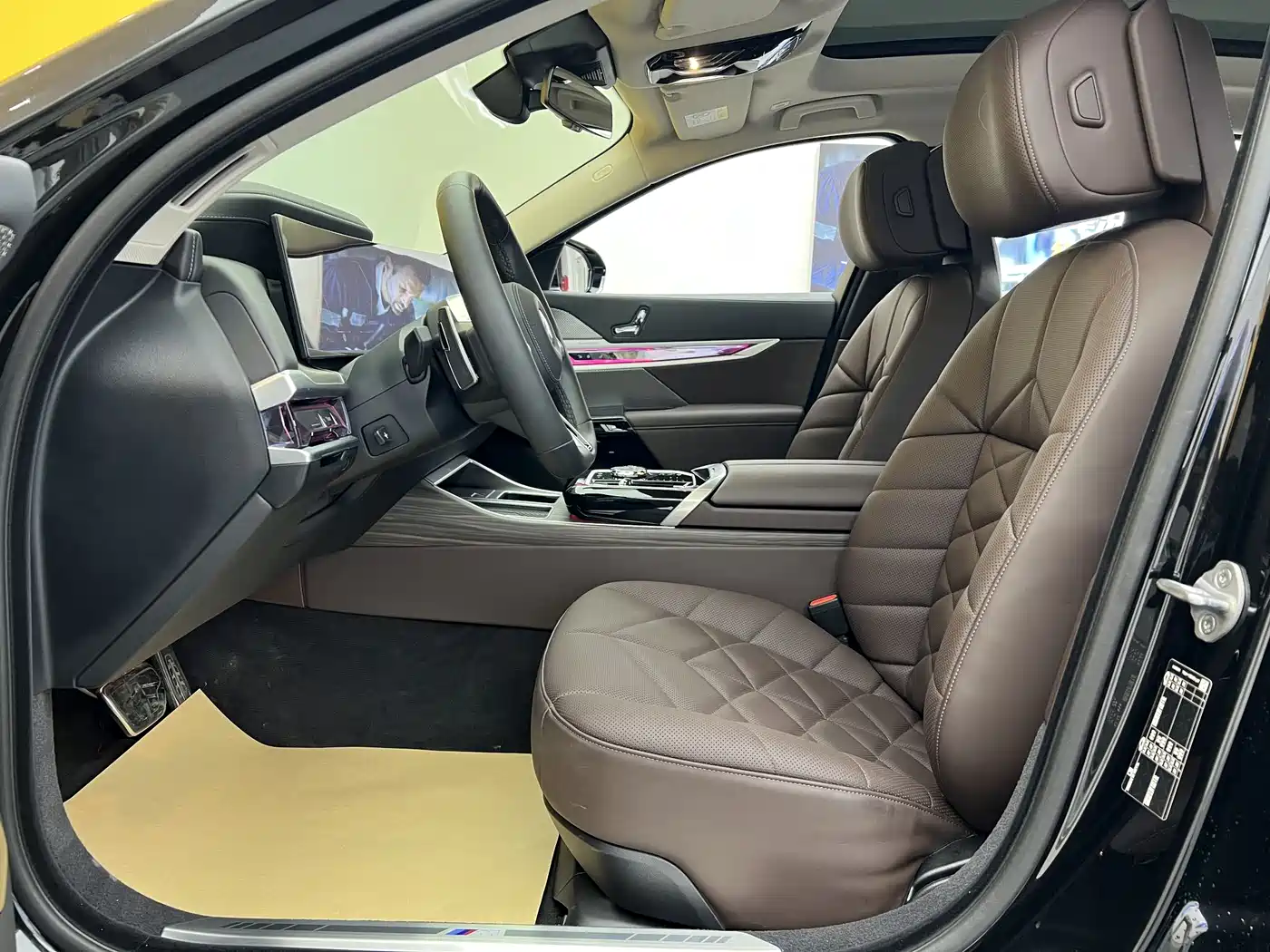BMW 7-SERIES