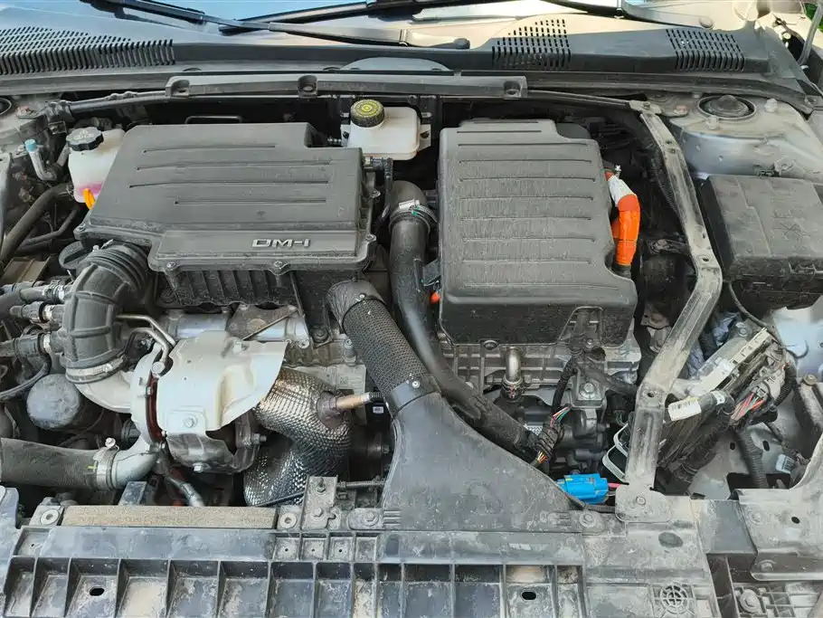 BYD Han 2022 DM-i 121KM Premium фото 10