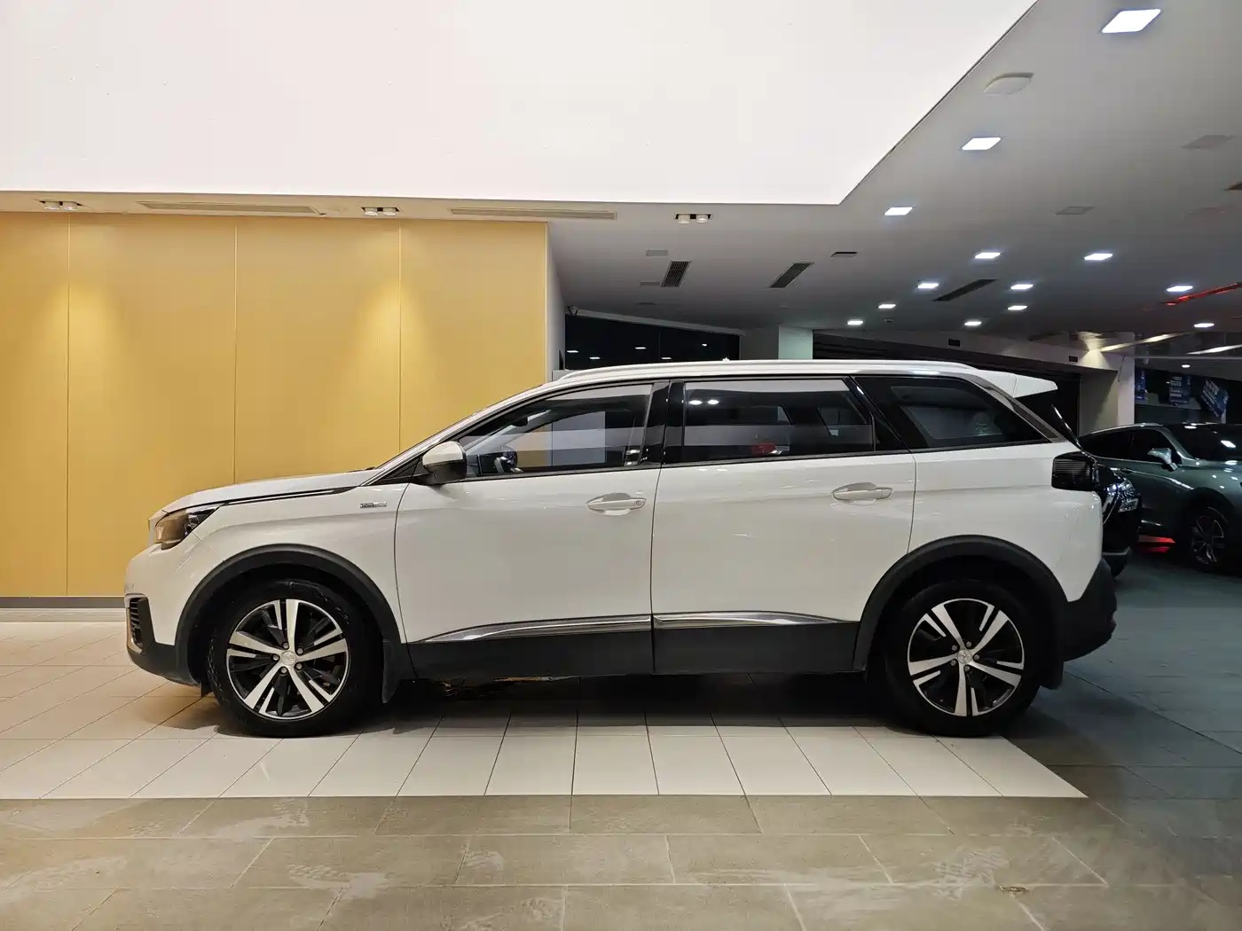 Peugeot 5008 2017 380THP 7-seat Elite Edition фото 7