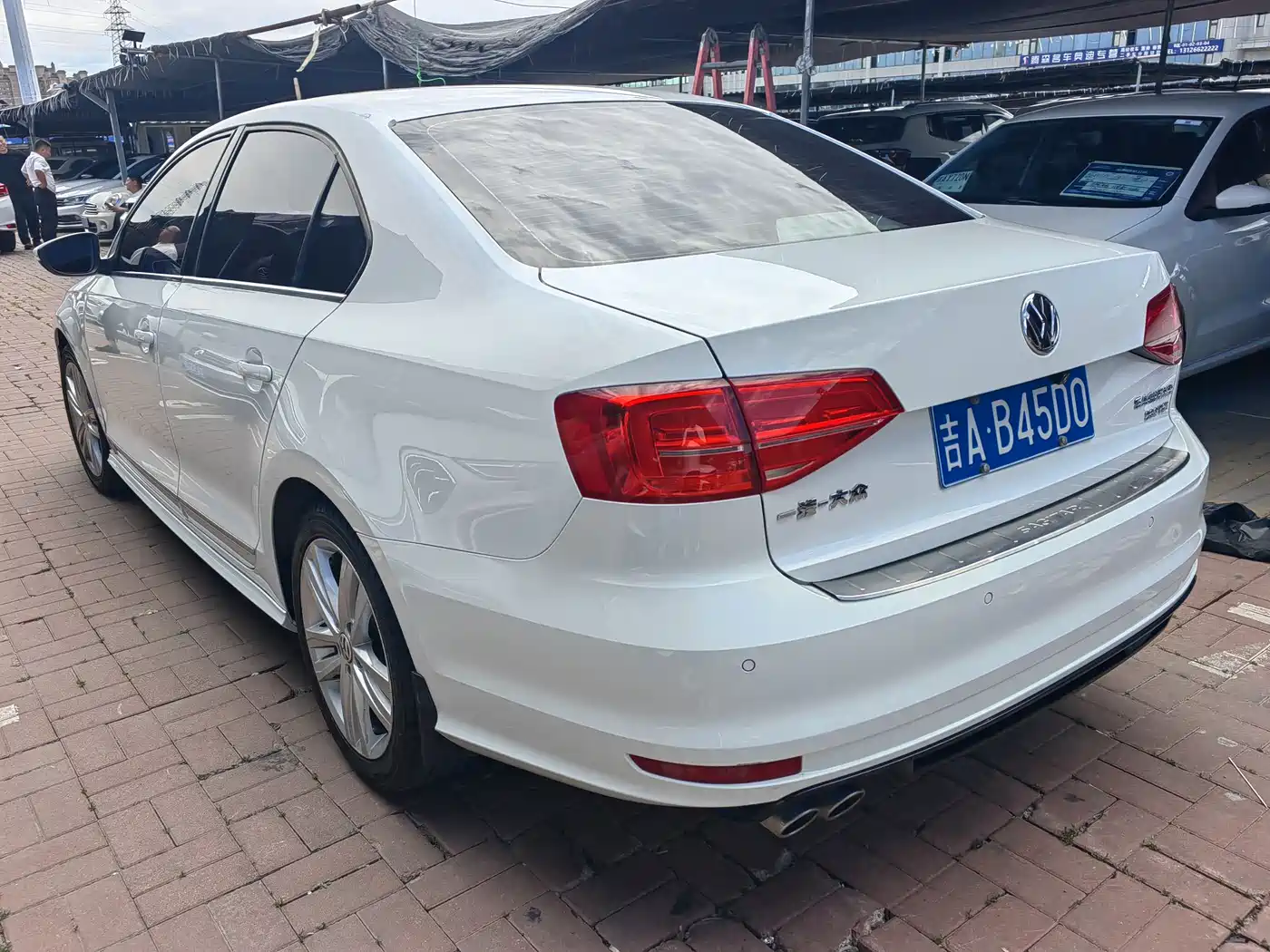 Volkswagen Sagitar 2018 280TSI DSG Spark Edition фото 4