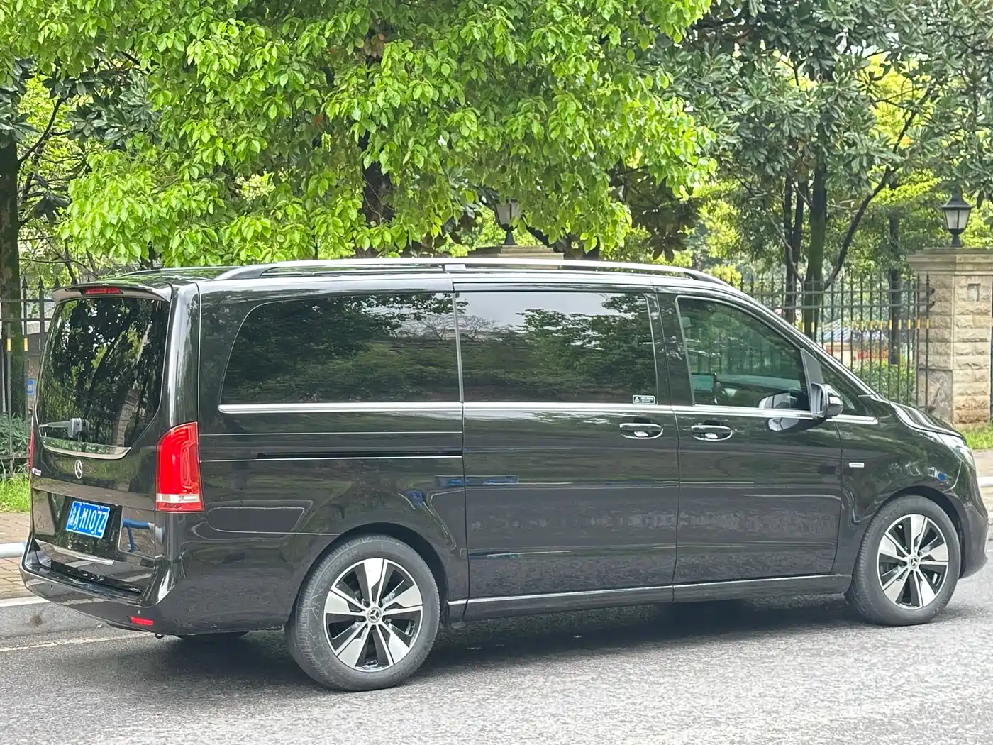 MERCEDES-BENZ V CLASS