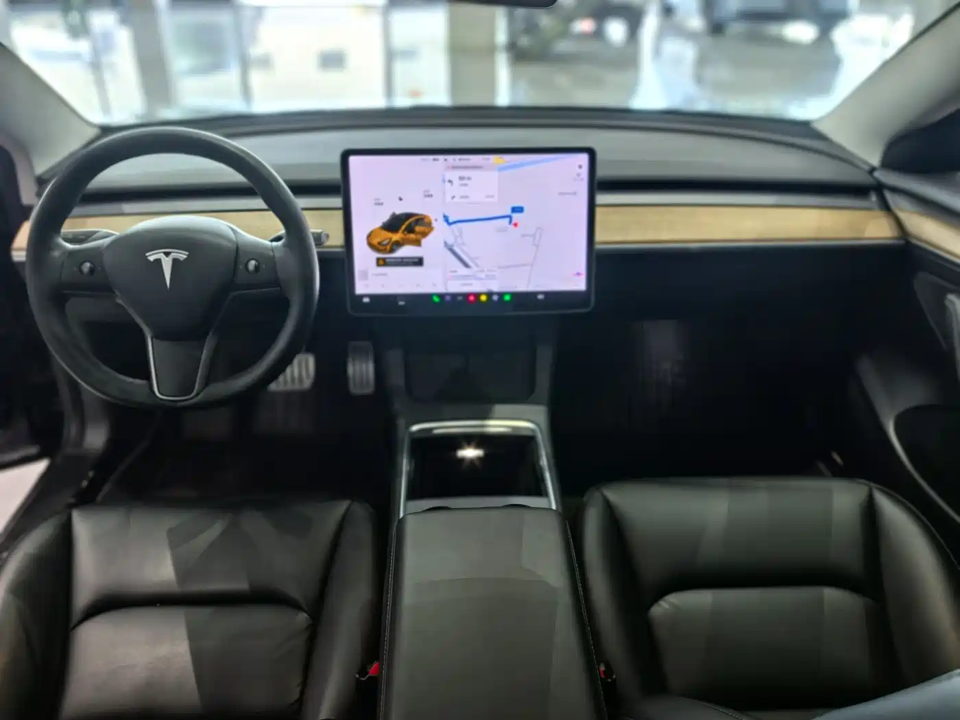 TESLA MODEL 3