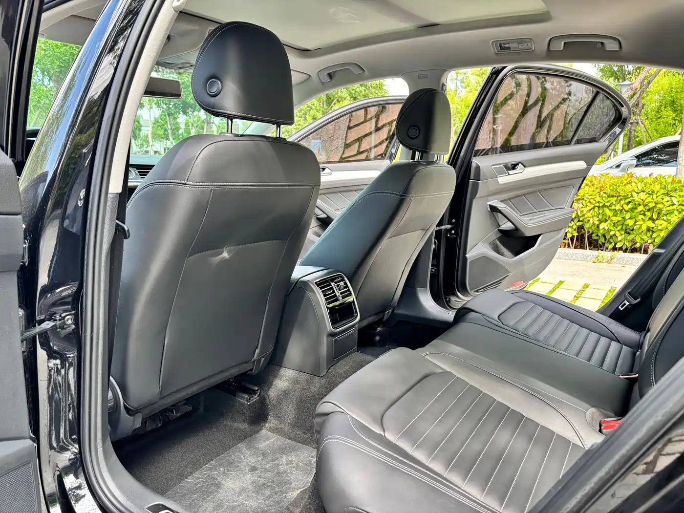 Volkswagen Magotan 2024 2 Million Units Public Sharing Edition 280TSI DSG Comfort фото 5