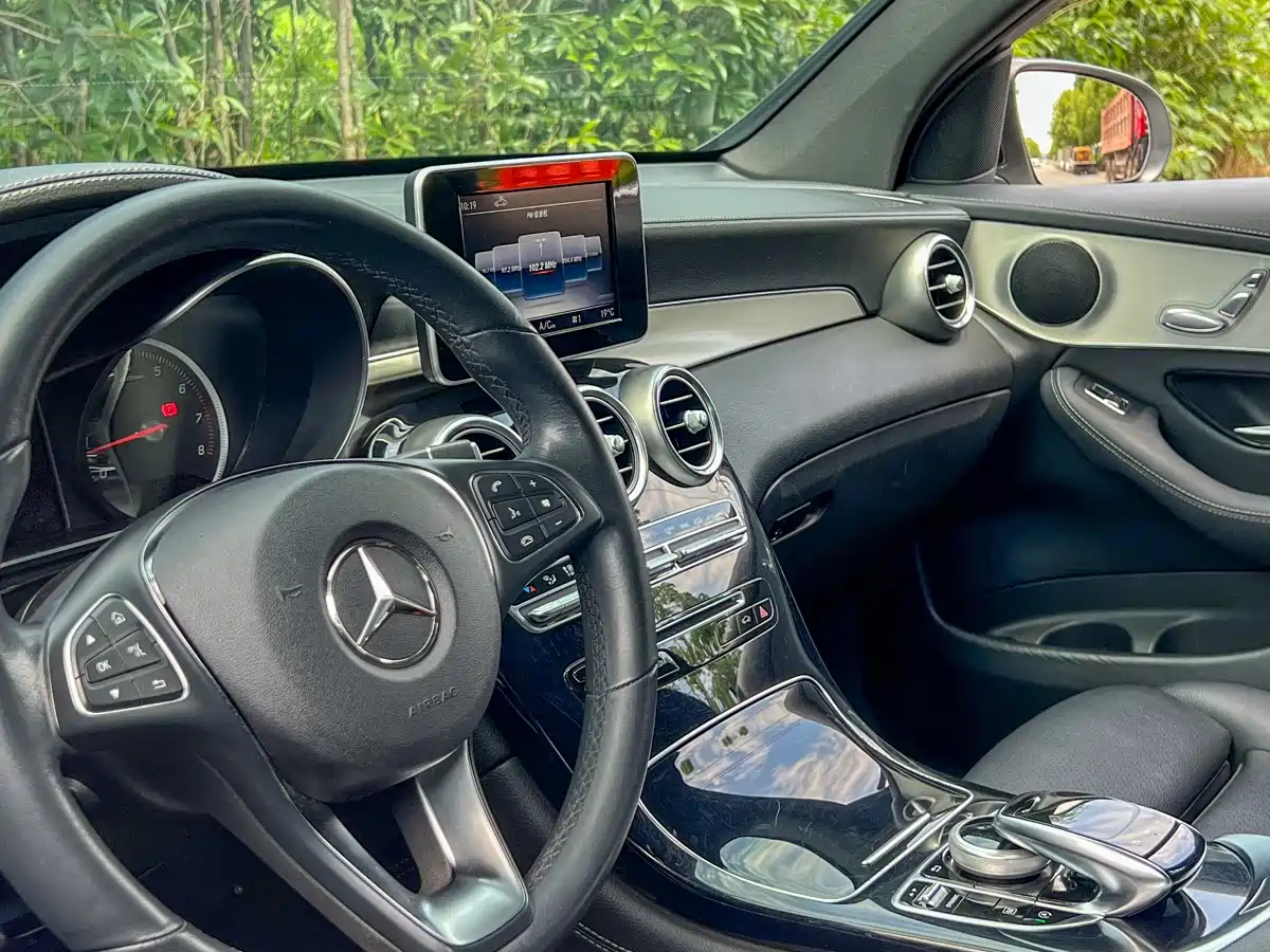 Mercedes-Benz GLC Coupe 2019 GLC 200 4MATIC Coupe SUV фото 13