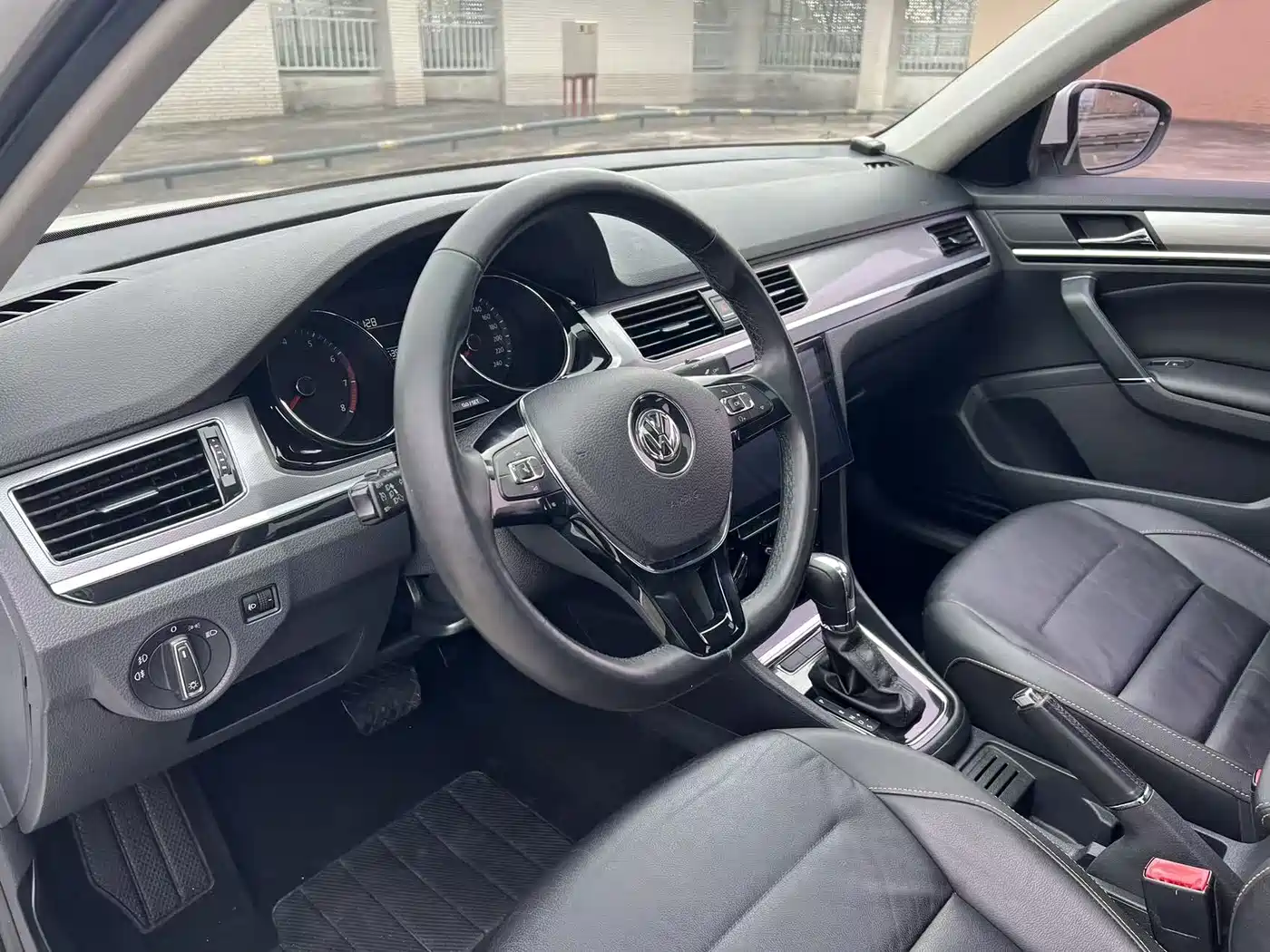 Volkswagen Bora 2018 1.5L Automatic Comfort фото 10