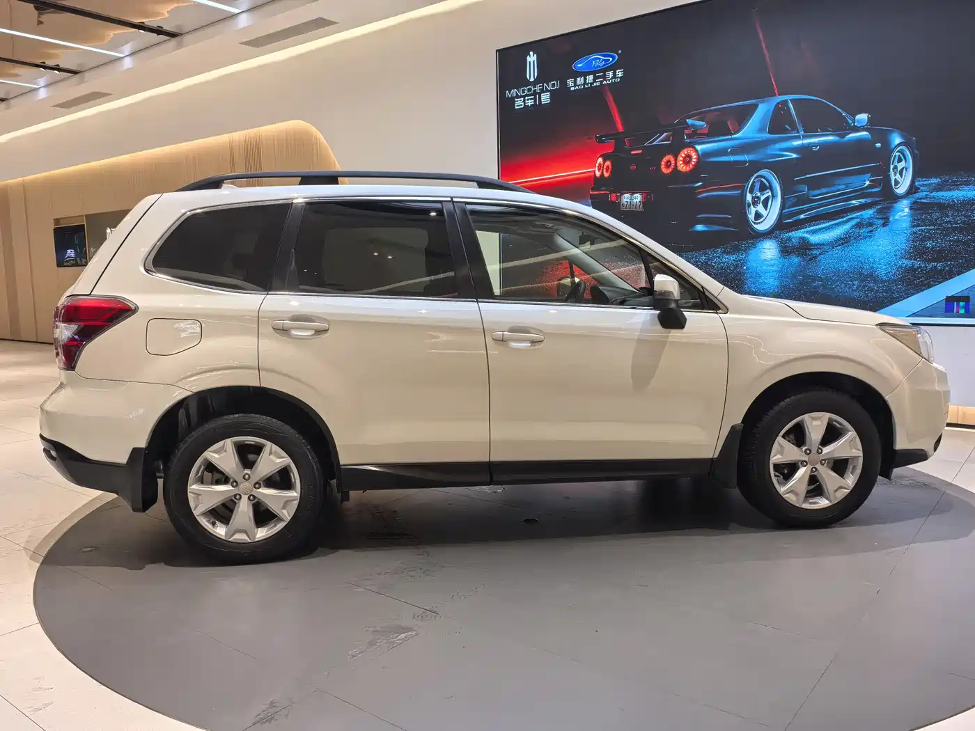 Subaru Forester 2013 2.5i Automatic Elite Navigation Edition фото 8