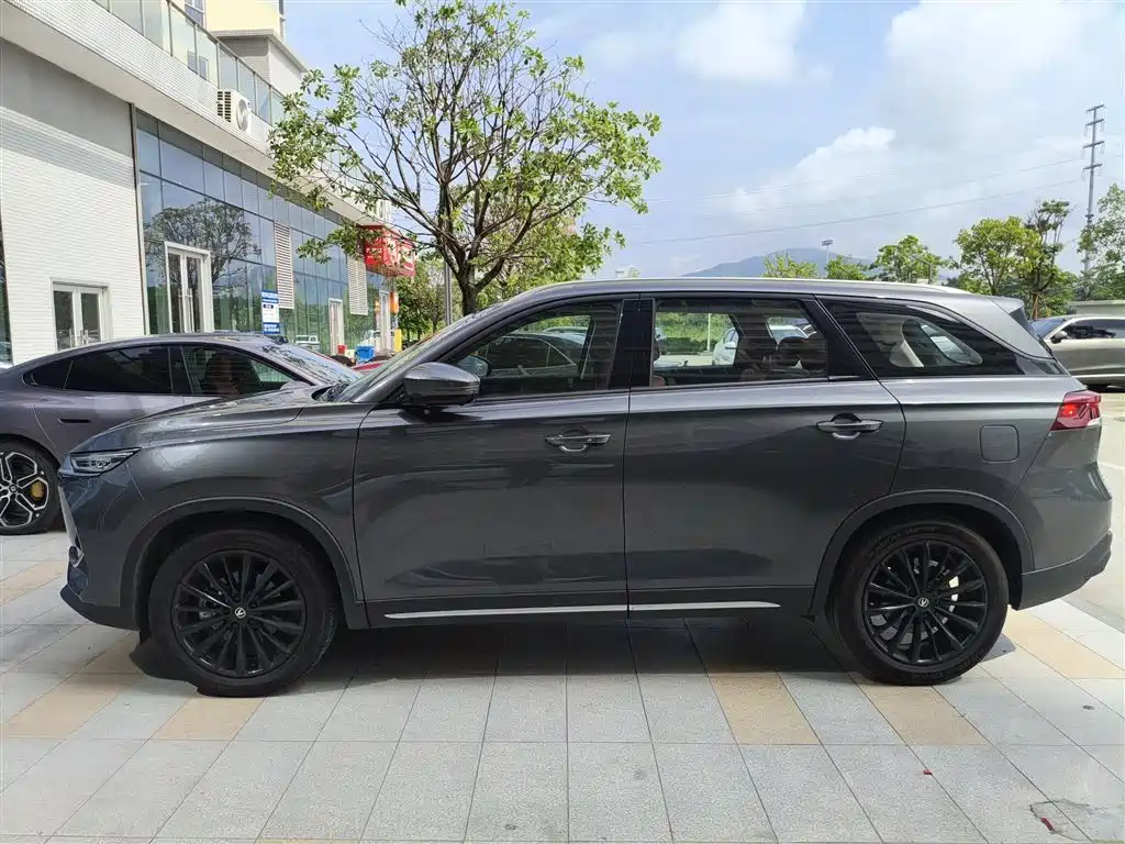 Changan CS75 2025 2025 PRO 1.5T Premium 7-Seater