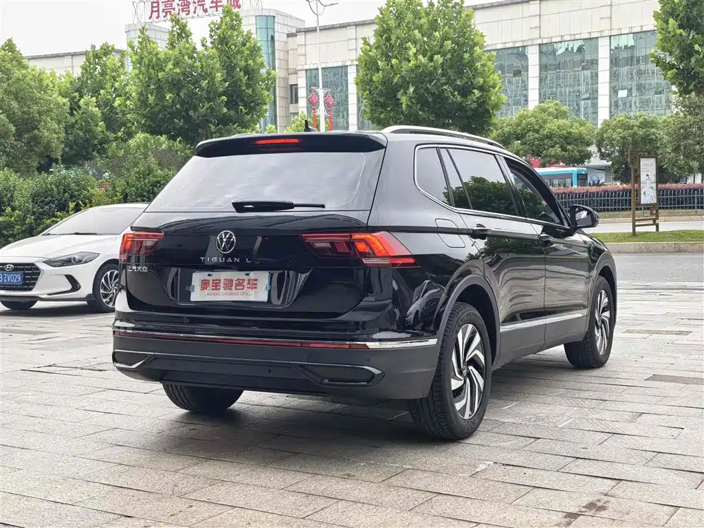 Volkswagen Tiguan L 2025 Model 300TSI Auto 2WD Dragon Edition фото 7