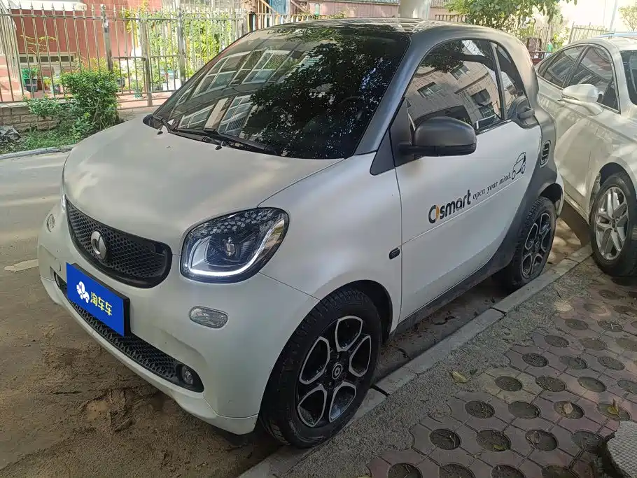 smart fortwo 2019 2019 0.9T 66kW Hardtop Wind Edition China VI