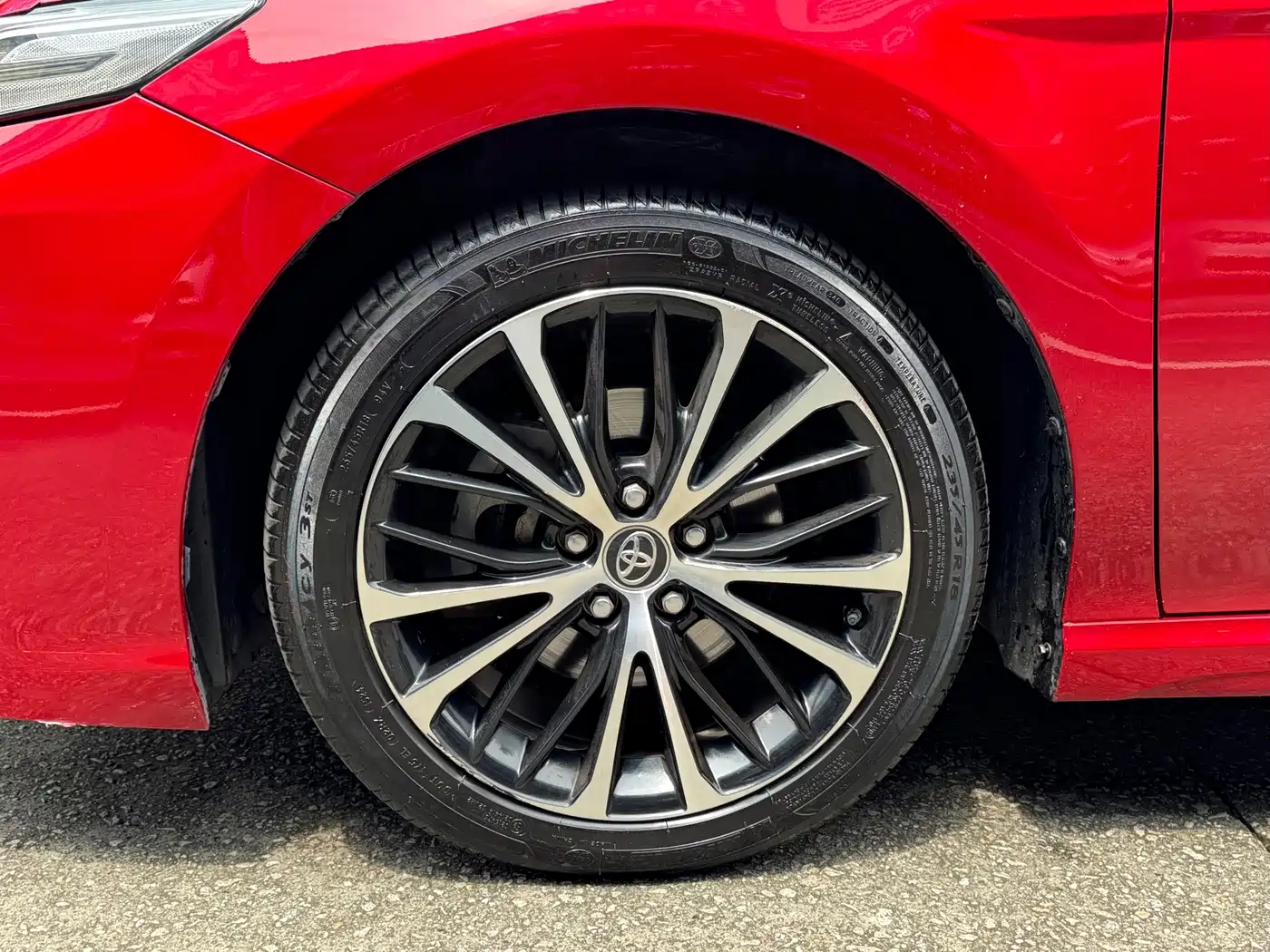 Фото 8 - Toyota Camry
