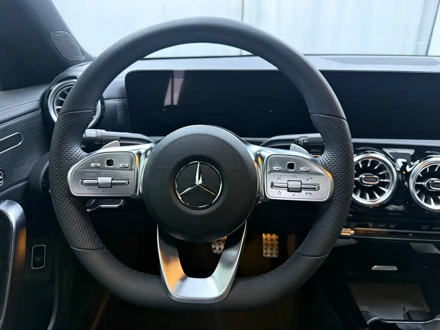 صورة 8 - Mercedes-Benz CLA (Import)