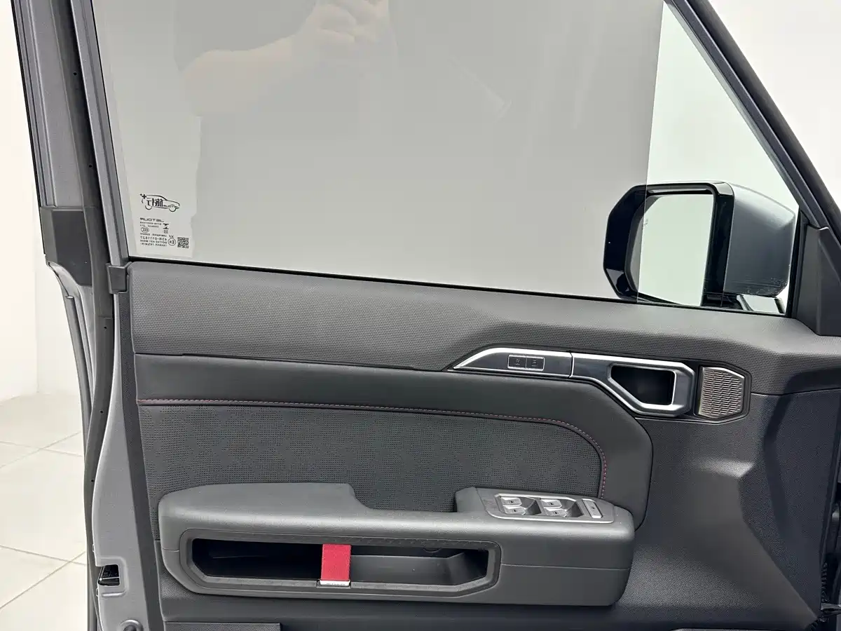 Jetour T2 2025 2023 Model 1.5T 2WD Discovery PRO