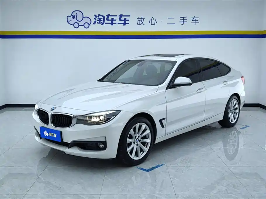 BMW 3 Series GT 2019 320i Fashion Model