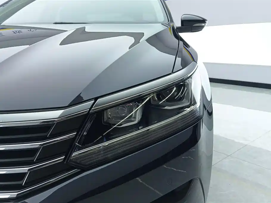 Volkswagen Passat 2017 330TSI DSG Prestige фото 5