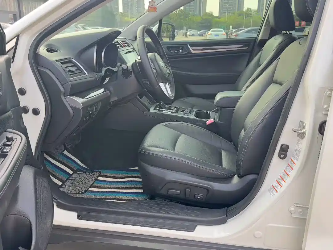 Subaru Outback 2015 2.5i Luxury Navigation Edition фото 4