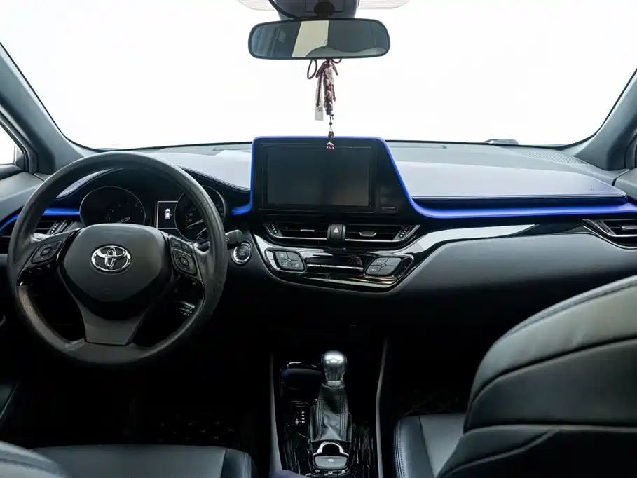 Toyota C-HR 2020 Model 2.0L Leading фото 15