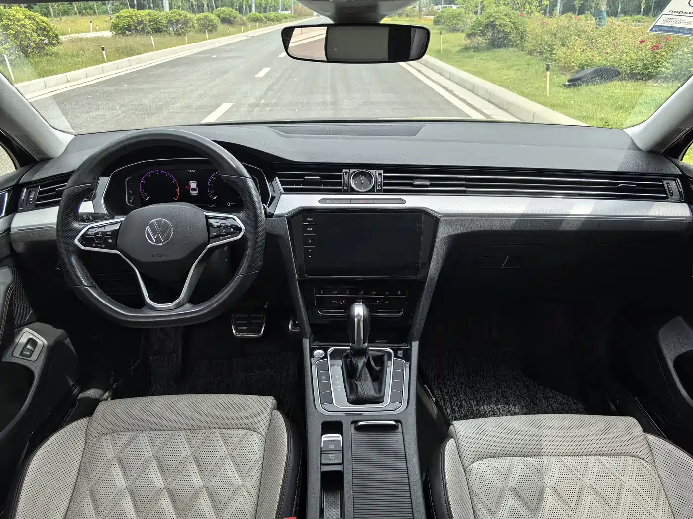 Volkswagen Magotan 2023 Model 2 Million Commemorative Edition 330TSI DSG Luxury фото 6