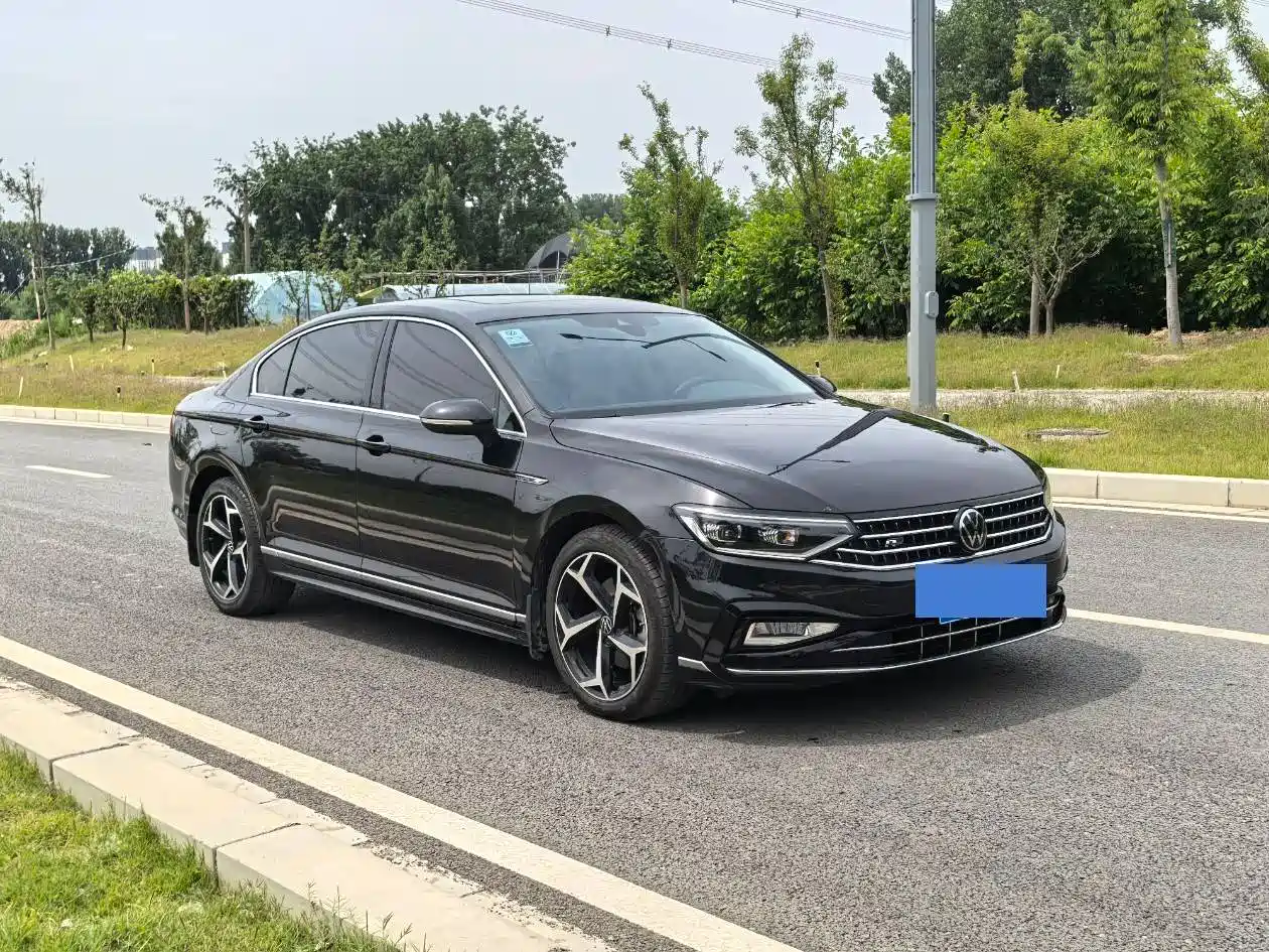 Volkswagen Magotan 2023 Model 2 Million Commemorative Edition 330TSI DSG Luxury фото 3