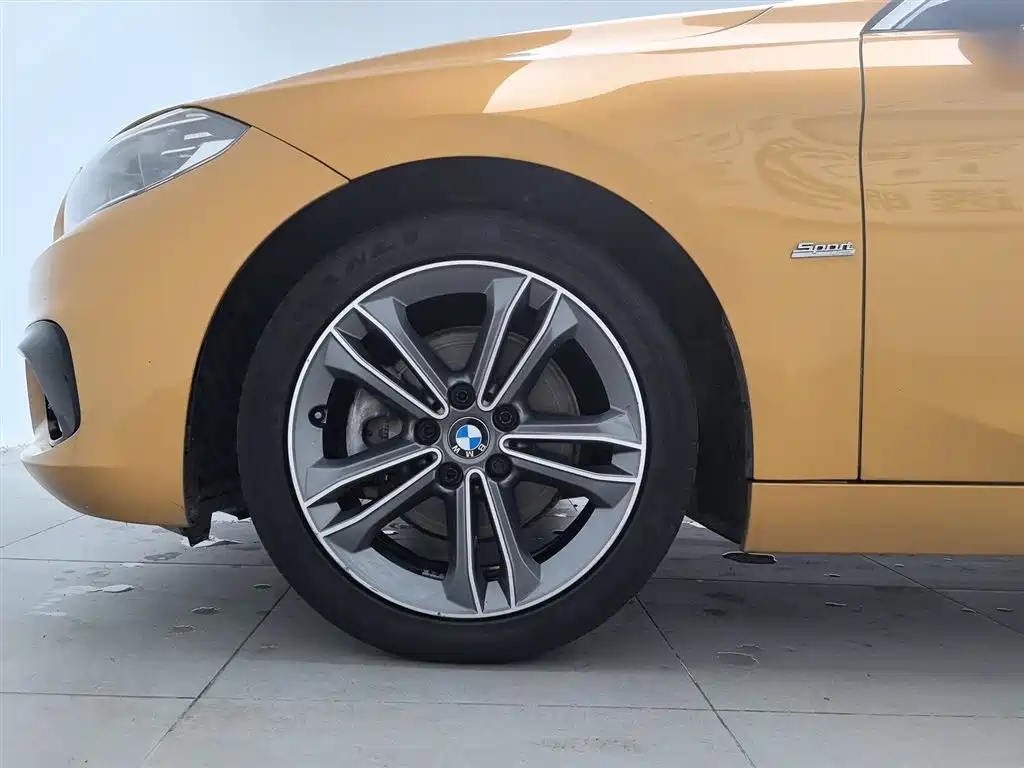BMW 1 Series 2017 118i Sport фото 17