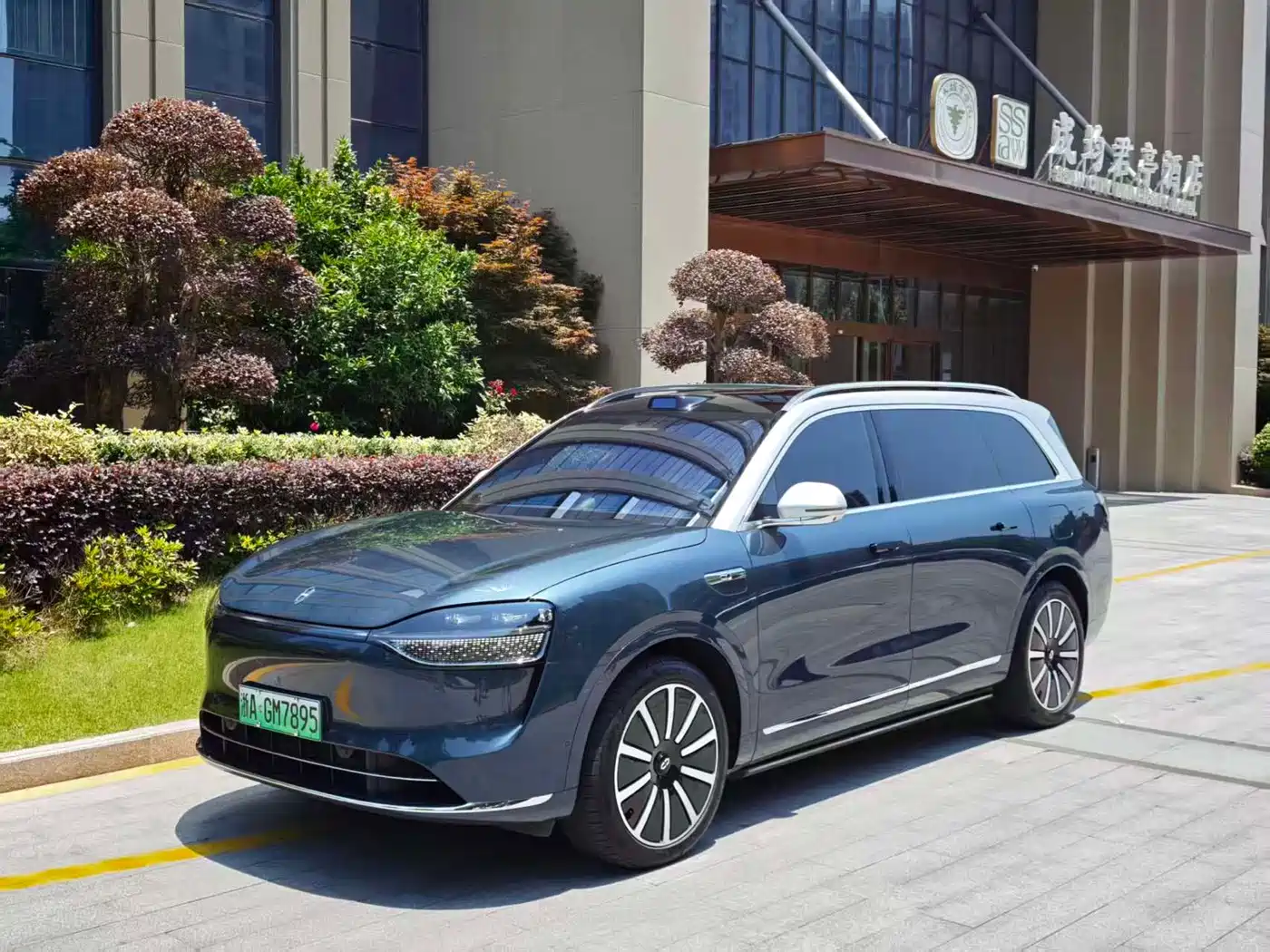 AITO Wenjie AITO M9 2024 Range Extender Max Edition 42kWh 6-seater