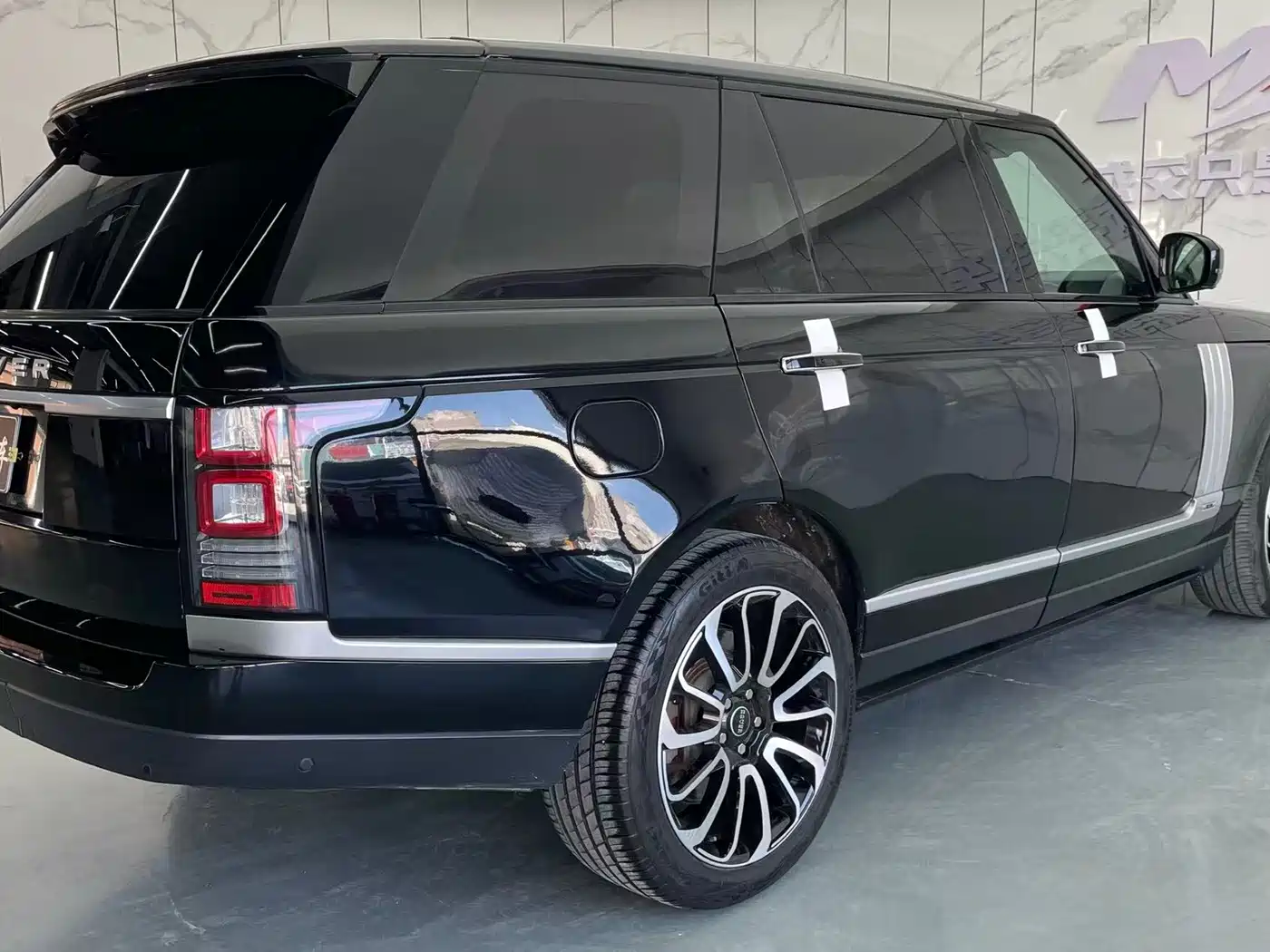 Land Rover Range Rover 2015 5.0 SC V8 AB Prestigious Genesis Extended Edition фото 6