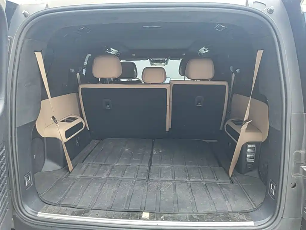 Fang Cheng Bao Leopard 8 2024 2025 Zhiyong Flagship 7-Seater
