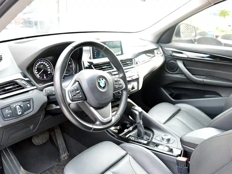 BMW X1 2019 xDrive20Li Premium Model фото 9