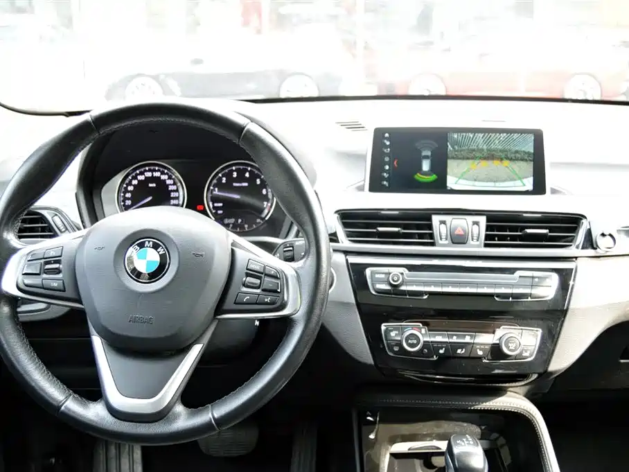 BMW X1 2019 xDrive20Li Premium Model фото 11