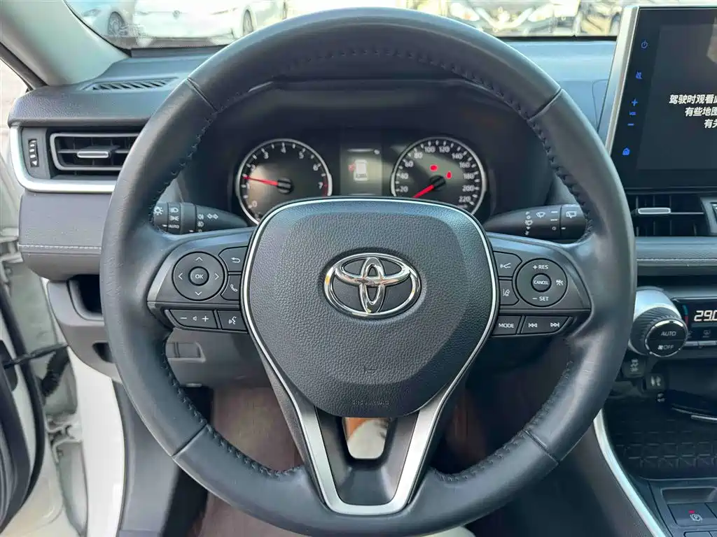 Toyota Wildlander 2022 2.0L CVT FWD Luxury Edition фото 14