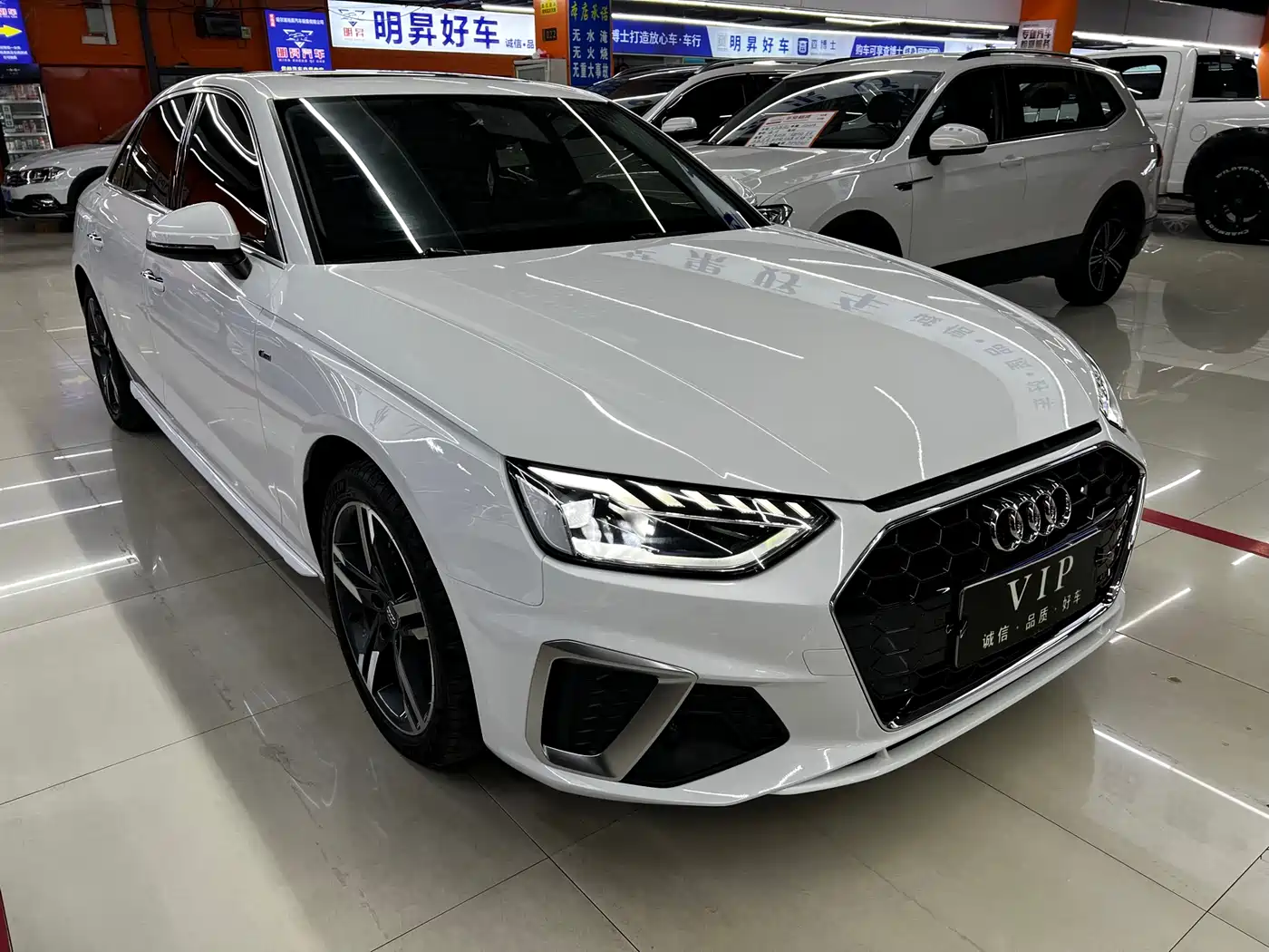 Audi A4L 2020 40 TFSI Fashion Dynamic Edition фото 3