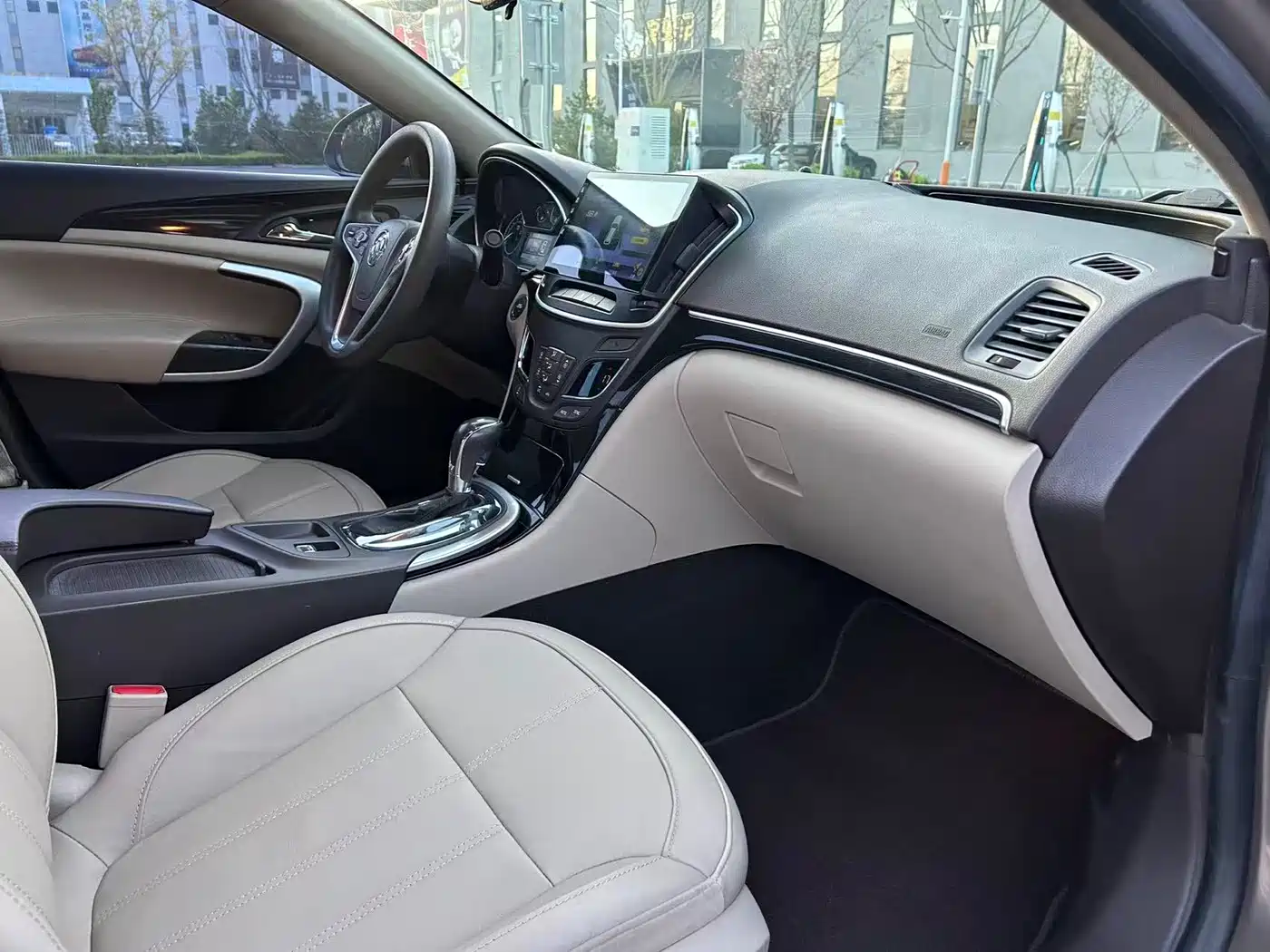 Buick Regal 2015 2.0L Elite Fashion Model фото 4
