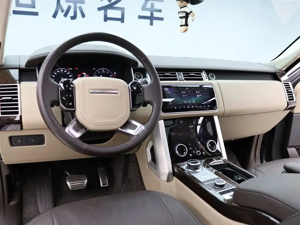 Land Rover Range Rover 2022 3.0 L6 400PS Heritage Extended Classic Edition фото 11
