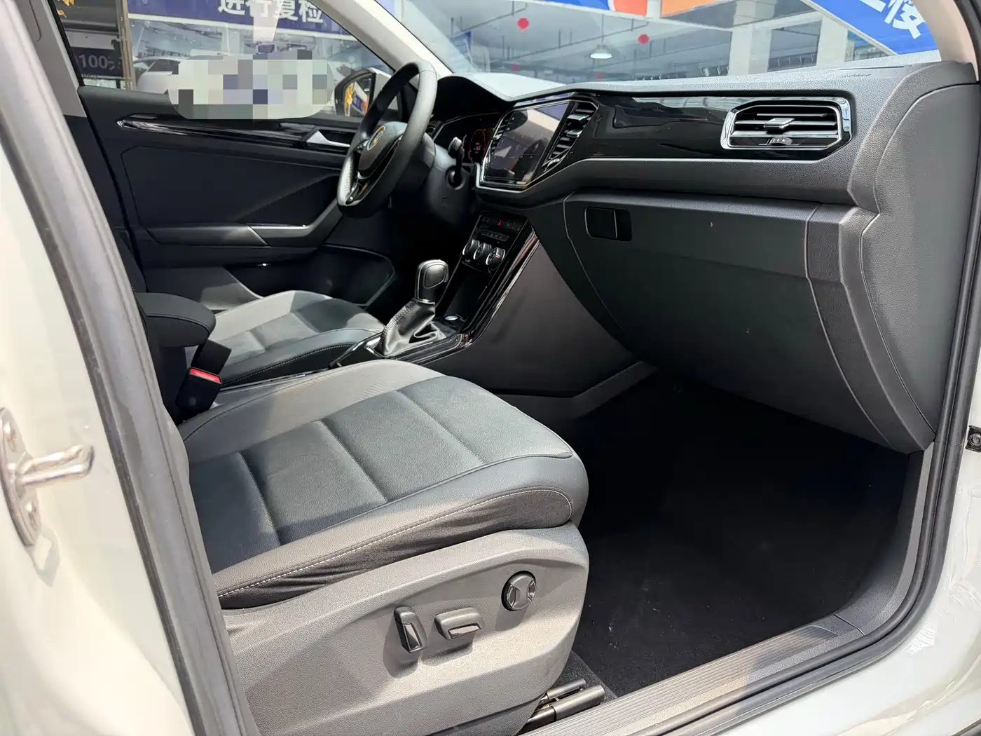 Volkswagen T-ROC 2022 280TSI DSG 2WD Comfort PLUS фото 13