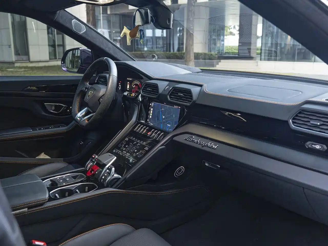 Фото 8 - Lamborghini Urus
