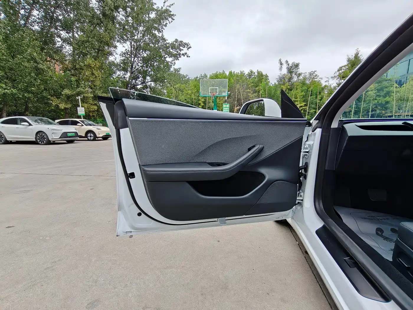 Tesla Model 3 2026 2025 Model Year Facelift Rear-Wheel Drive