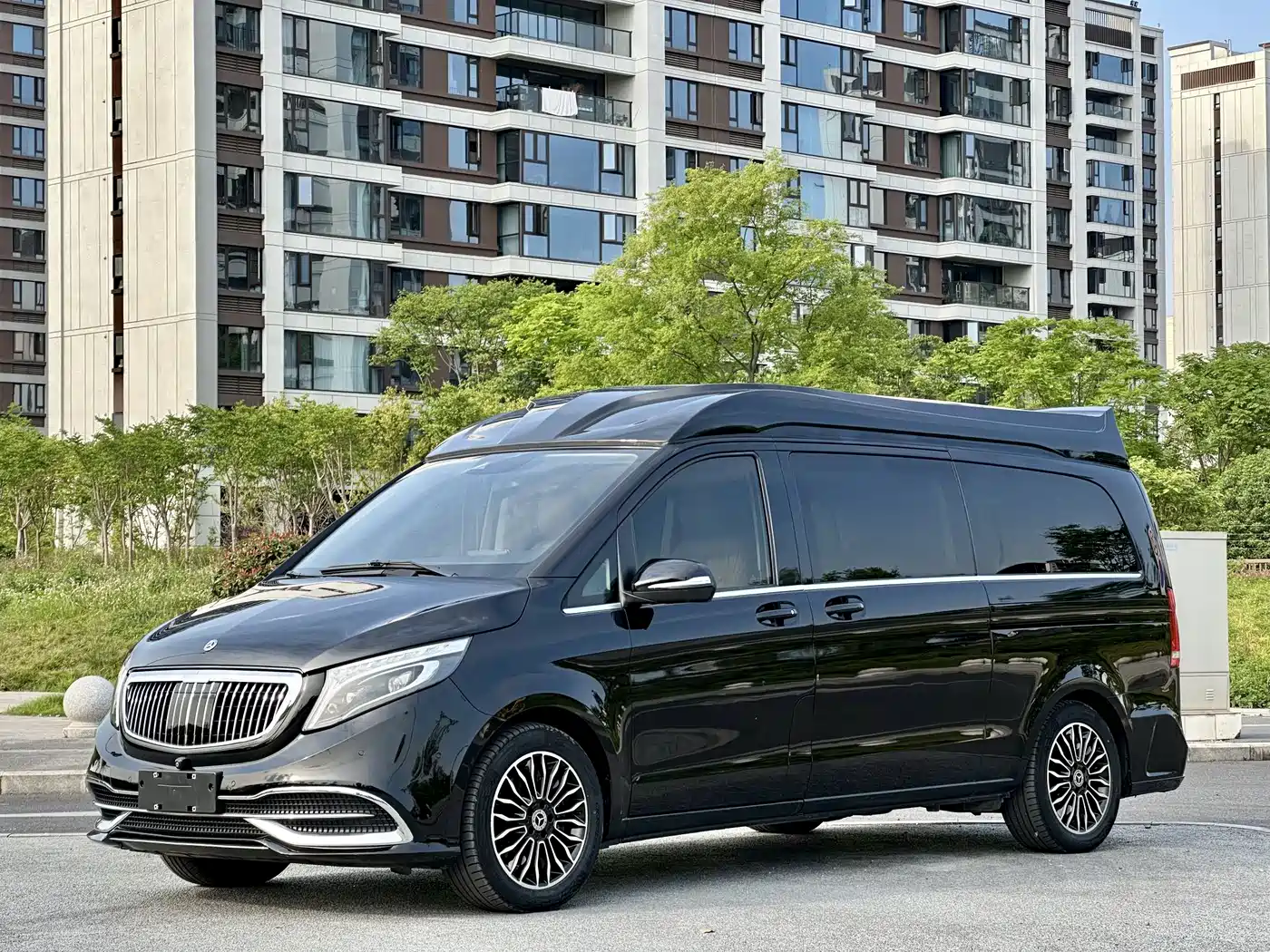 Mercedes-Benz V-Class 2018 V 260 L Premium Long Wheelbase Edition China VI