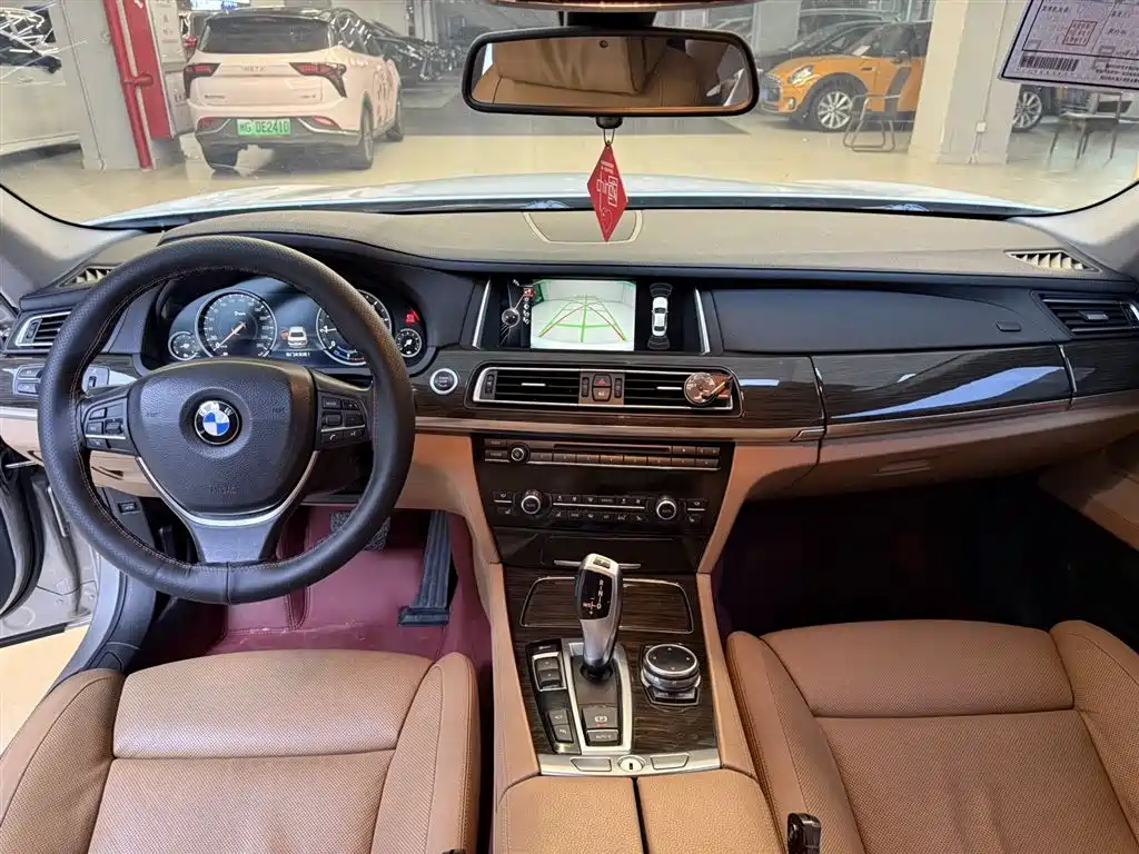BMW 7 Series 2014 730Li Premium фото 12