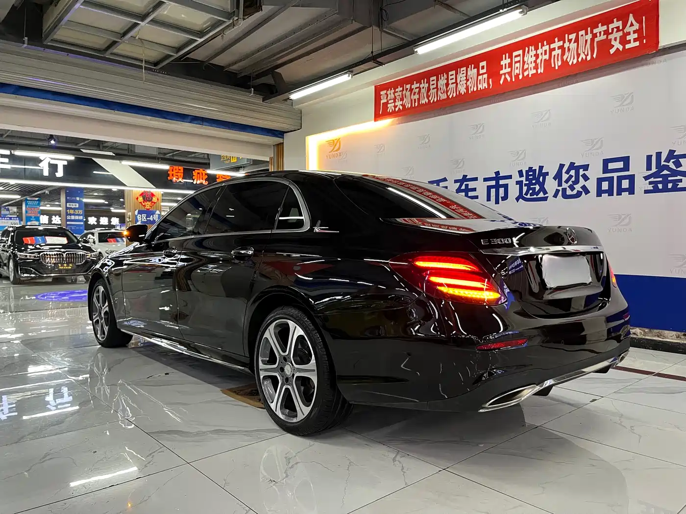 Mercedes-Benz E-Class 2017 E 300 L Sport Fashion фото 3