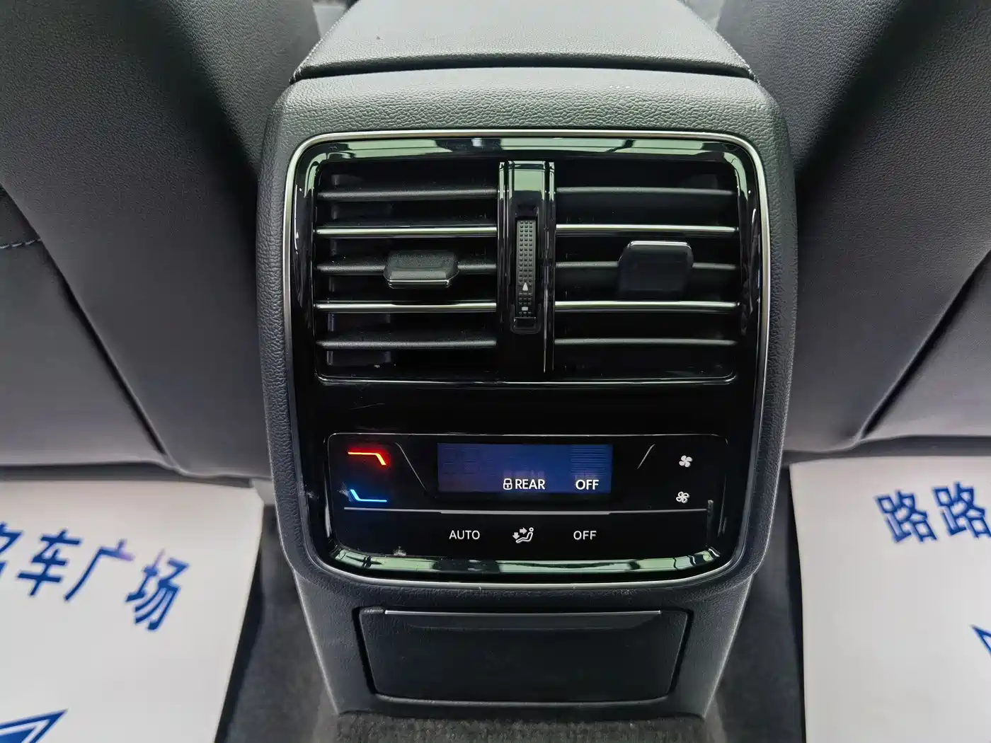 Volkswagen Magotan 2020 330TSI DSG Luxury фото 17